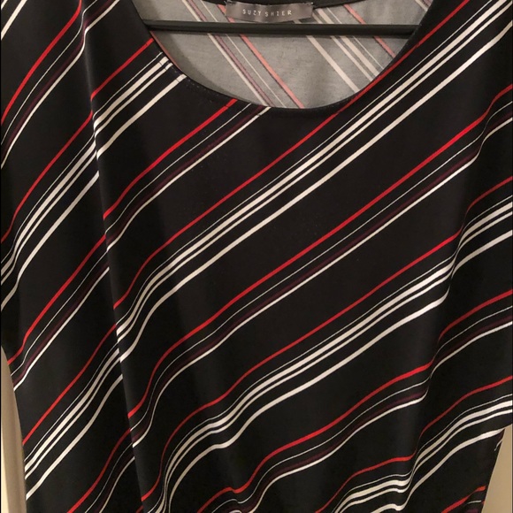 Suzy Shier Top - Picture 2 of 4